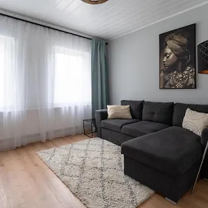 Schoenes 2-zimmer-apartment In Sehr Zentraler Lage Apartment