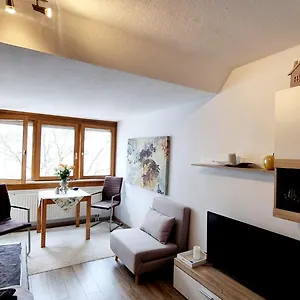 Elsnerstrasse Apartment